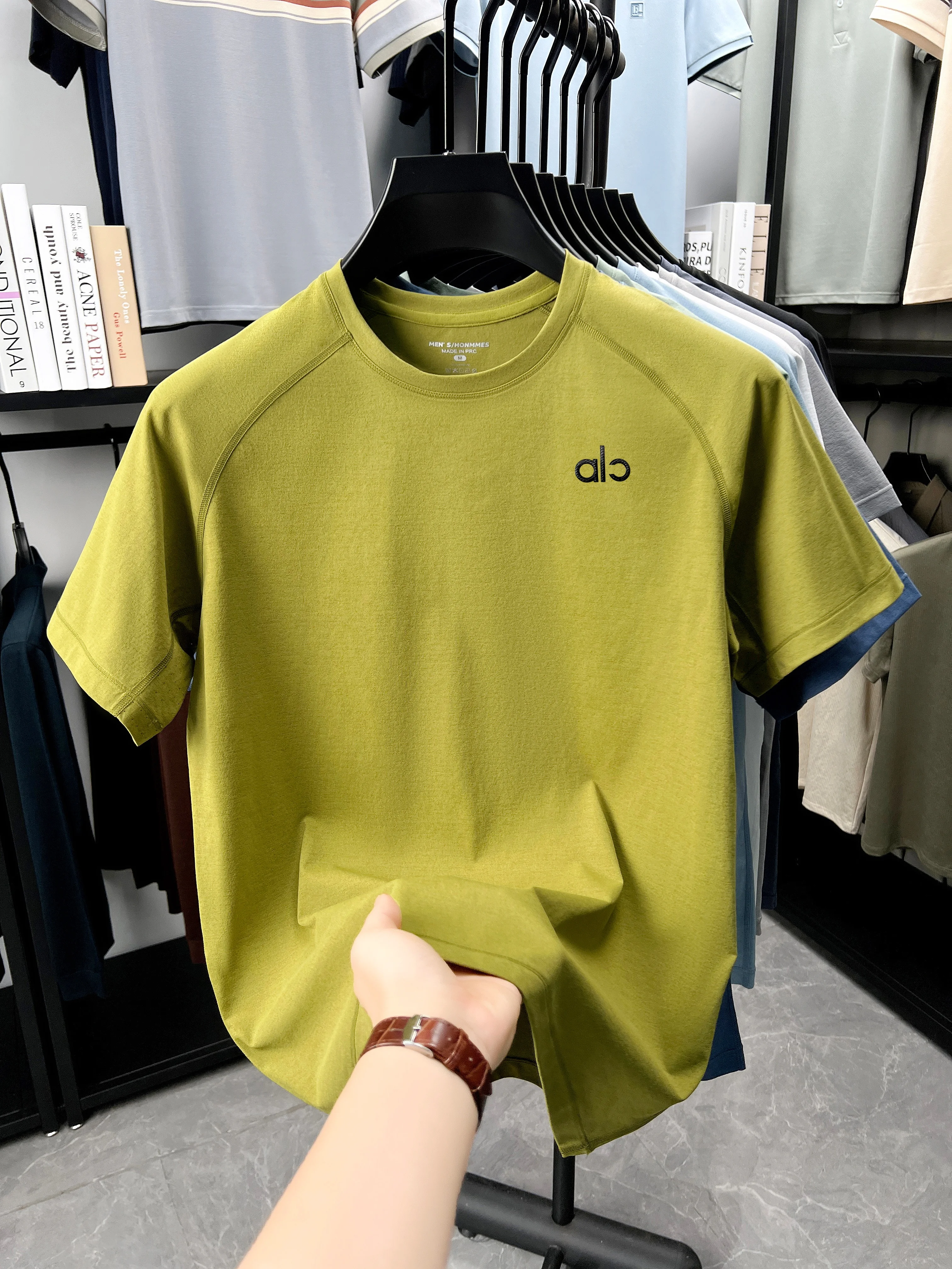 Sommermode-Marken-T-Shirt mit Rundhalsausschnitt und kurzen Ärmeln für Herren, bequemes und atmungsaktives, vielseitiges Alltags- und Sport-Oberteil – Detail 19