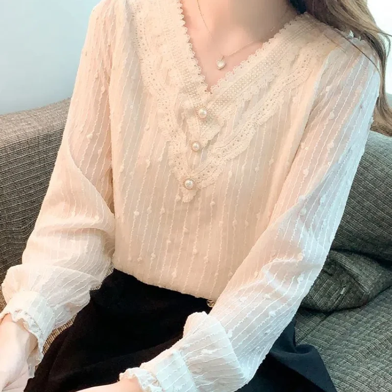 

Chiffon Shirt Women's New Style Western-style Inner Top Long Sleeved Lace Bottom Small Shirt Popular