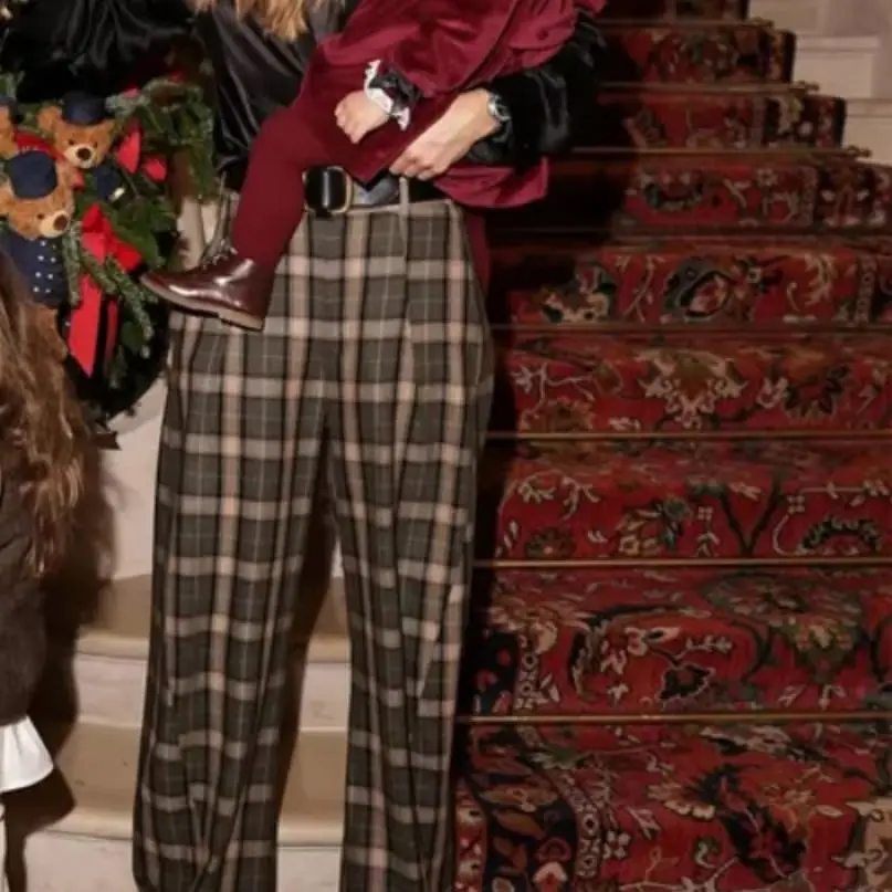 بنطلون نسائي كاجوال أنيق بنقشة مربعات كلاسيكية مع جيوب وخصر مرتفع وساق واسعة، سروال طويل عصري للسيدات في المكتب