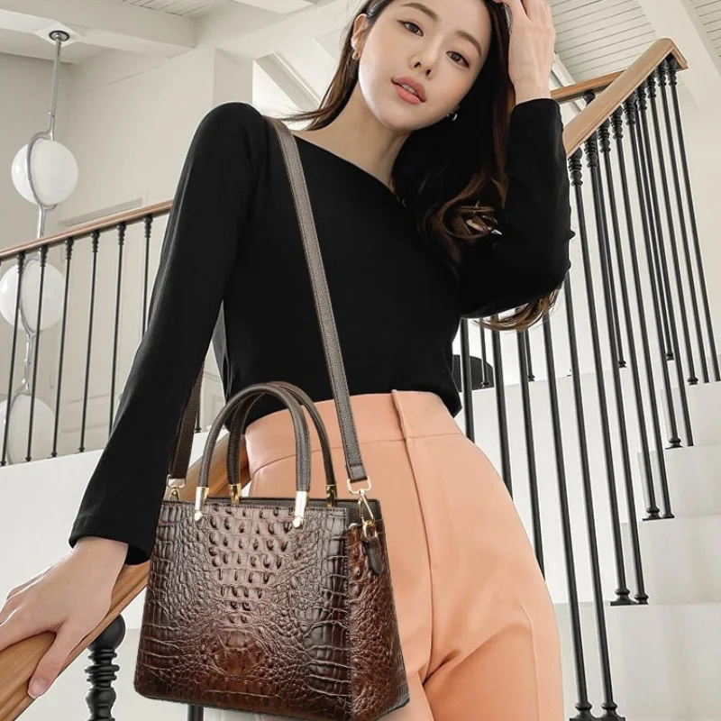 2023 Fashion Women's One Shoulder Handbag with Retro Crocodile Pattern in Europe and America Large Capacity Crossbody Bag