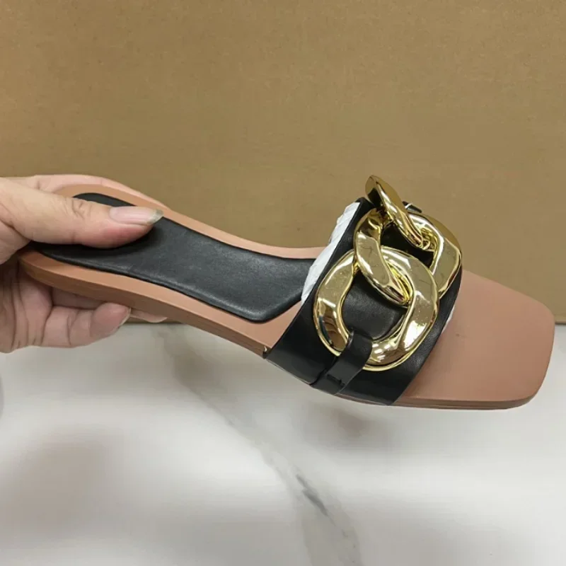 Sandali estivi da donna moda metallo decorativo testa quadrata esterno indossare tacco piatto scarpe da donna da spiaggia di grandi dimensioni in