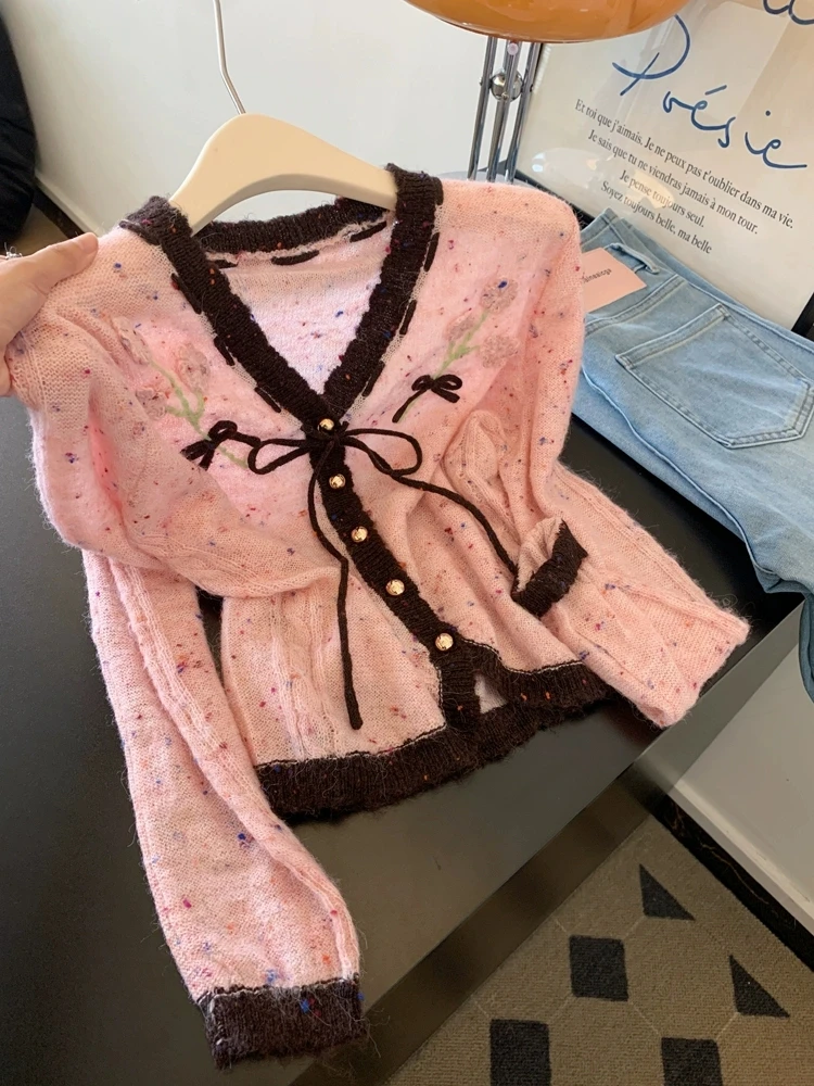 

Bow Tie Pink Embroidery Contrasting Color V-neck Long-sleeved Knitted Cardigan Women's Top Early Autumn Atmosphere Wear