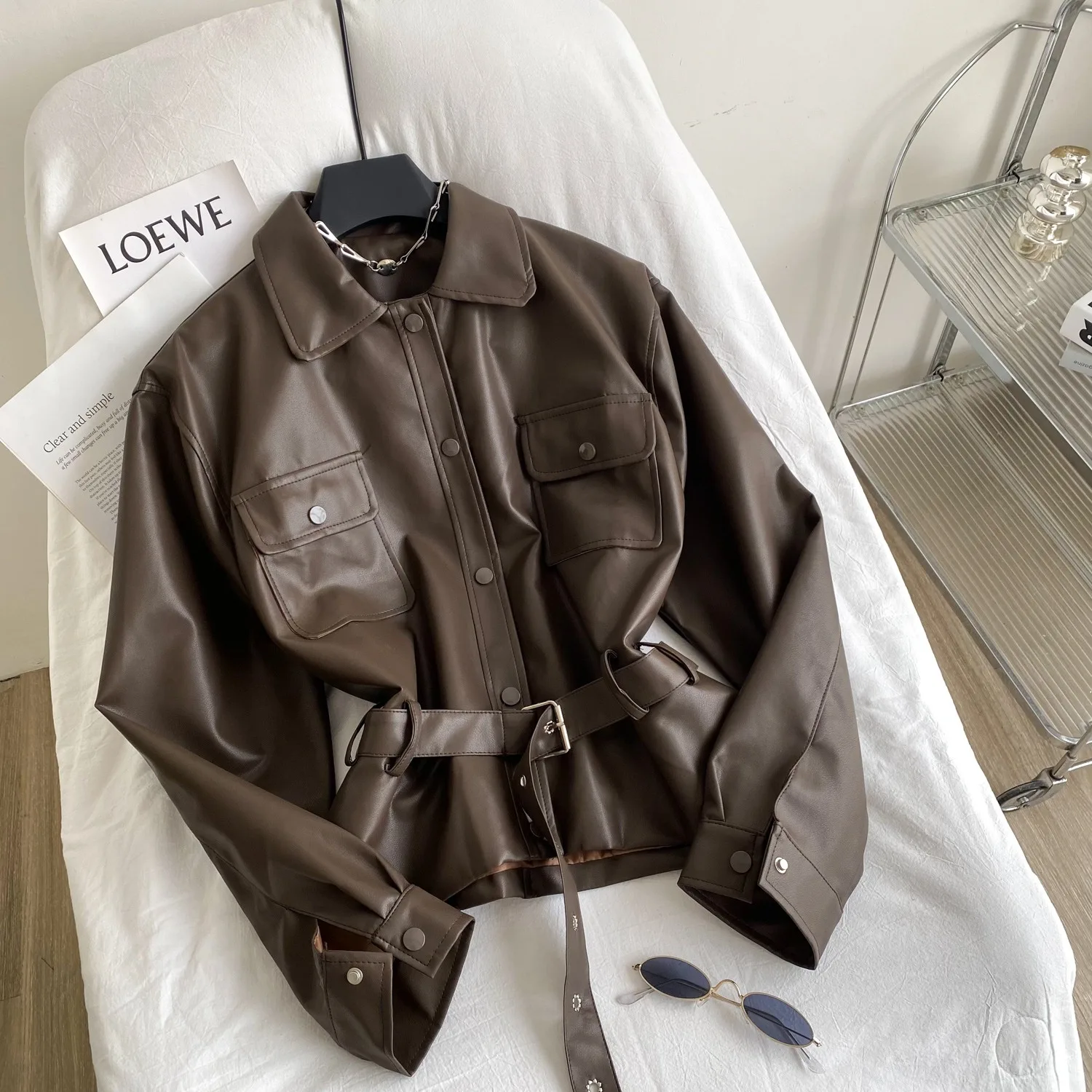 سترات YuooMuoo للسيدات موضة خريف 2025 عتيقة Y2K بخصر نحيف وحزام معاطف من الجلد الصناعي سترات للسيدات