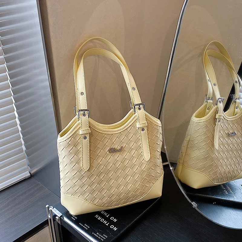 

2025 Minimalist Tote Purse for Women Spacious Commute Bag Fashionable Shopping Tote with Shoulder Strap