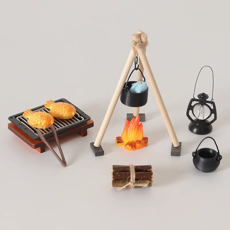 Miniature Baby House Outdoor Picnic Barbecue Wooden Frame Hanging Stove Bonfire Fish Grill Boiler Model Scene Props Home Decor
