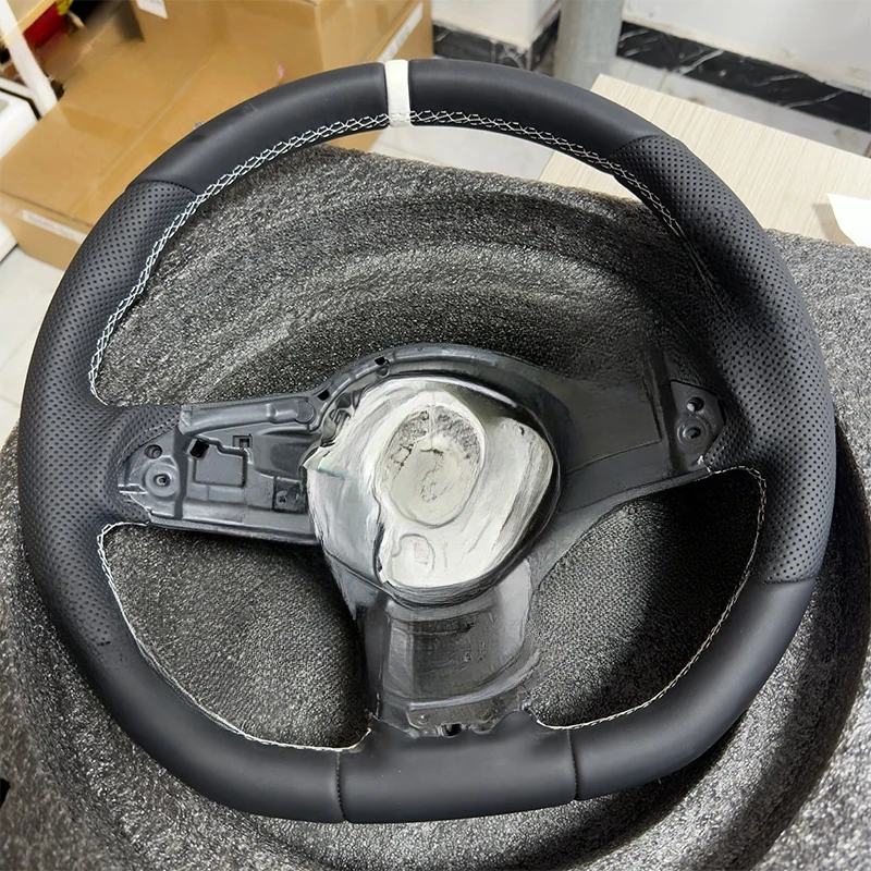 

Customized White Style Steering Wheel Suitable For VW Golf 7 MK7 GTI Leather Material With Optional Multifunctional Buttons