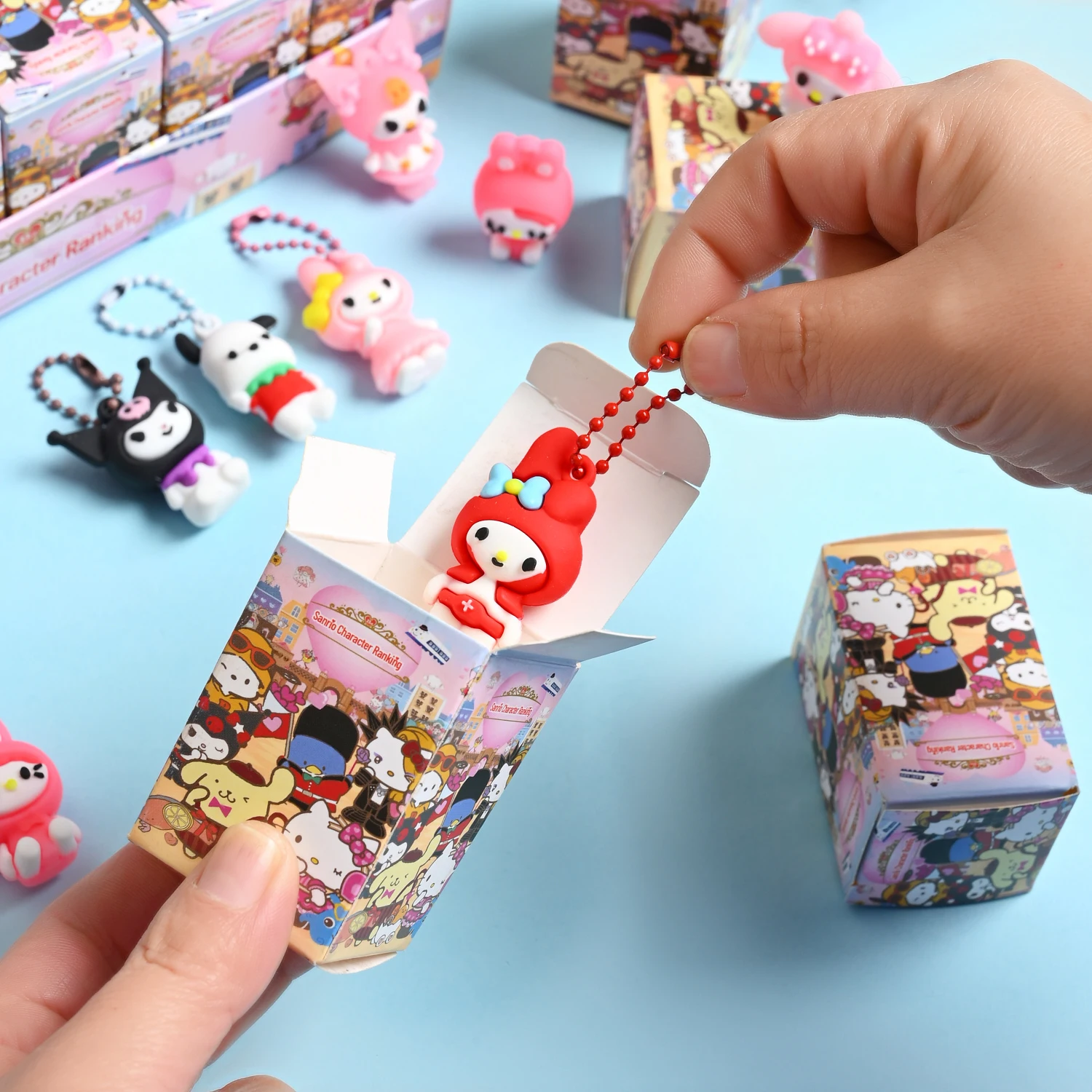 

Набор из 24 фигурок Sanrio Hello Kuromi 2026 года: аниме-фигурки, брелоки, подвески, декоративные игрушки для детских рождественских подарков ﻿