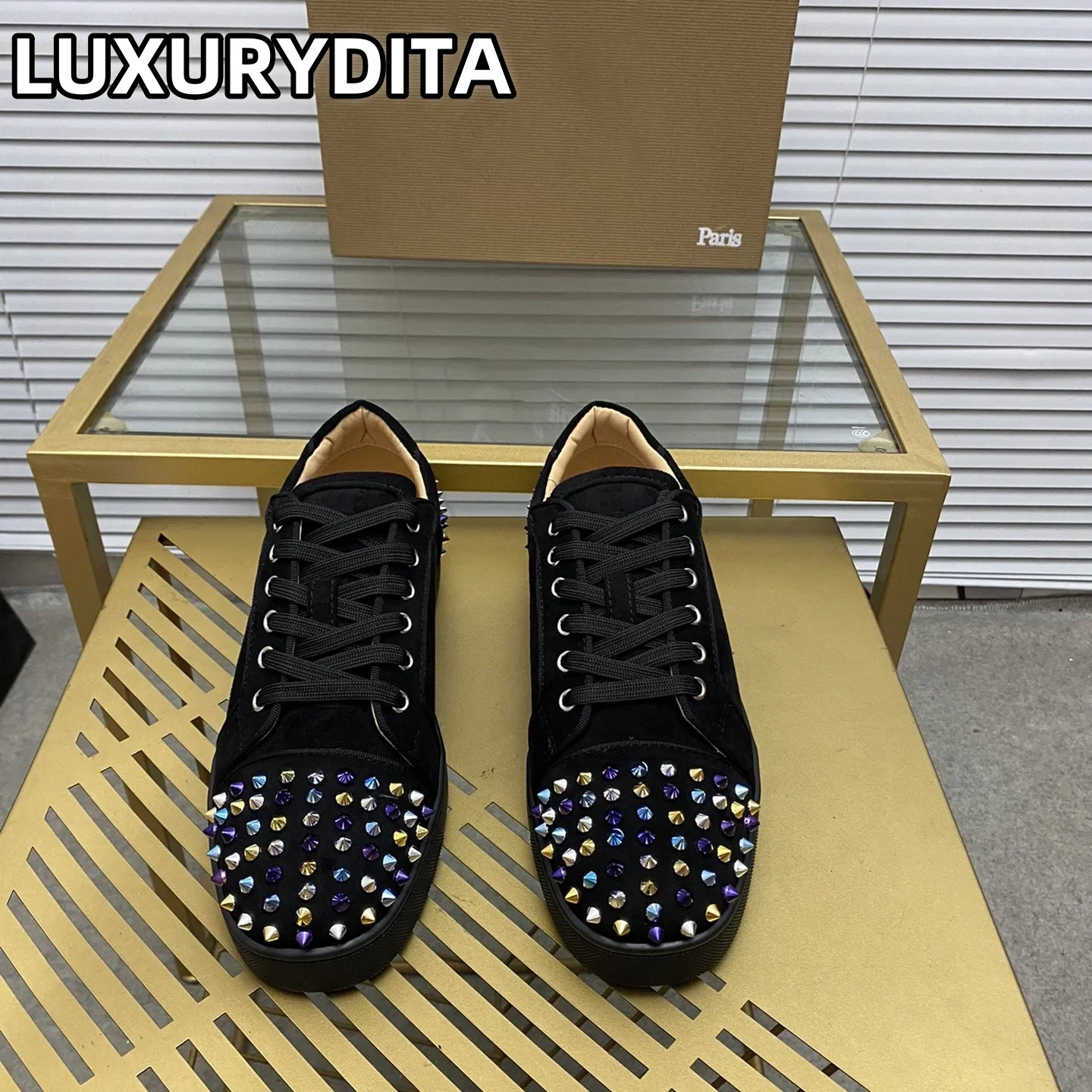 

Top Quality Womens Trendy Casual Tennis Shoes Luxury Mens Real Leather Sneakers 35-48 Designr Rivet Red Sole Lovers Shoes M0055