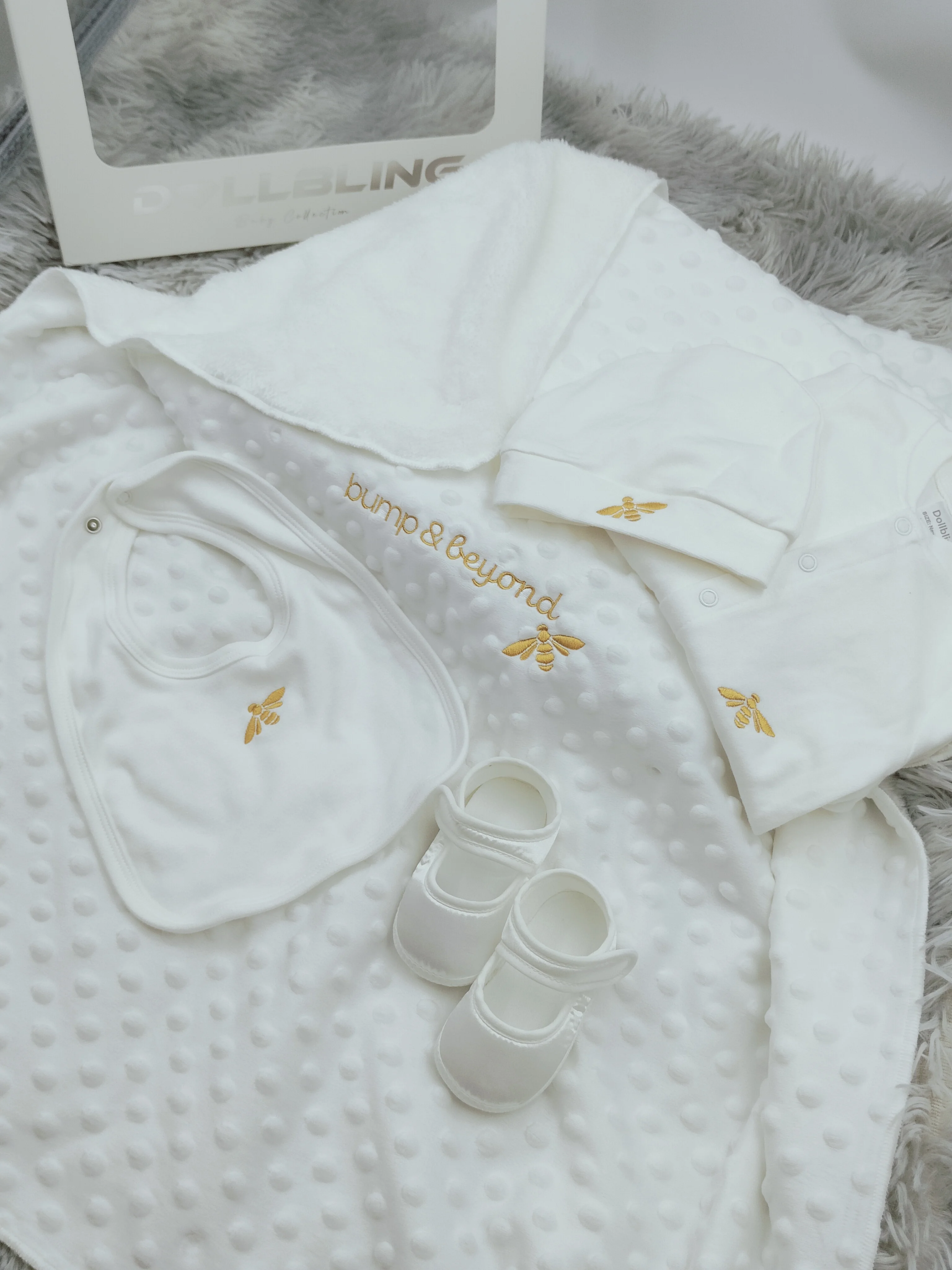 Newborn Baby Cute Bee Embroidery Romper Pure Cotton Soft Breathable Infant Crawling Outfit 0-9 Months Home Wear