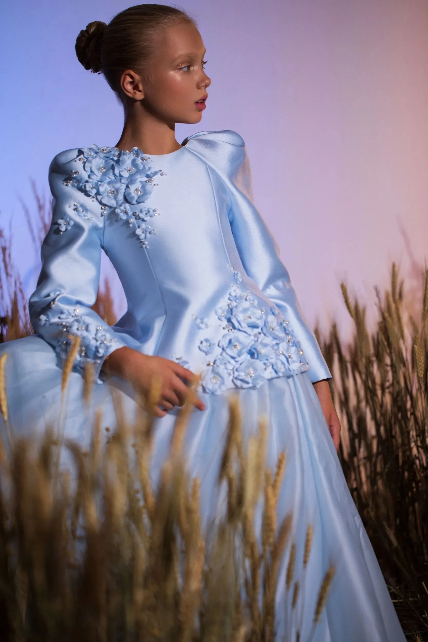 ที่กําหนดเองสีฟ้าชุดสาวดอกไม้สําหรับงานแต่งงานซาตินA Ppliquesดอกไม้สง่างามเด็กวันเกิดพรรคชุดจัดเลี้ยงอย่างเป็นทางการ