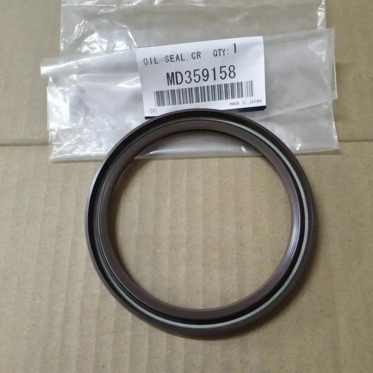 MD359158 Auto Engine parts Crankshaft rear oil seal For Mitsubishi Pajero V31 ASX Outlander 3 4B11 4B12