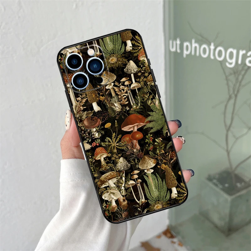 Mushroom Forest Case For iPhone 16 15 11 12 13 14 Pro Max Plus XS X XR 12 13 Mini Back Cover