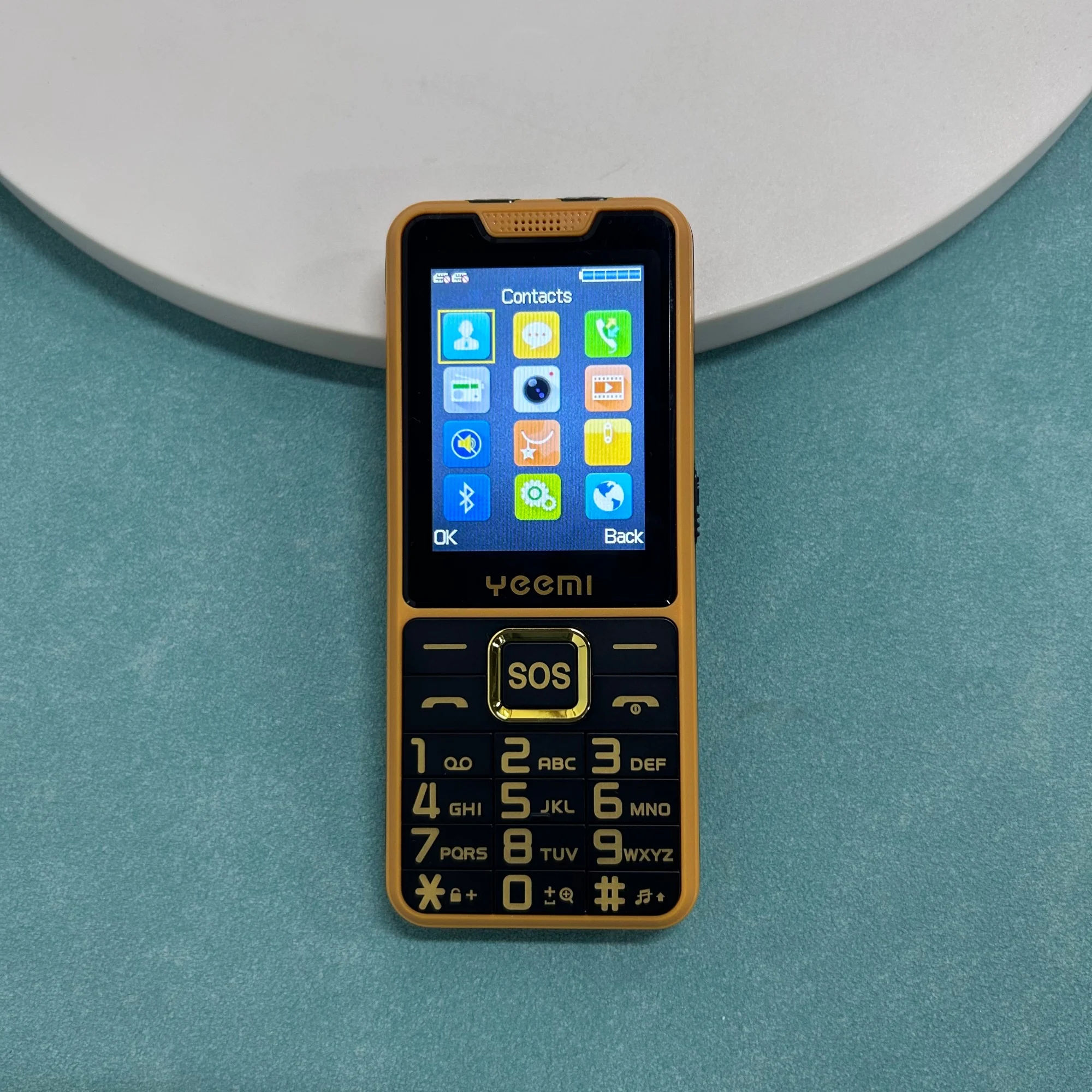 YEEMI K3 Super Thin Mobile Phone 2.4inch HD Screen GSM 2G Dual SIM Card Long Standby Flashlight Camera Type-C Button Phone