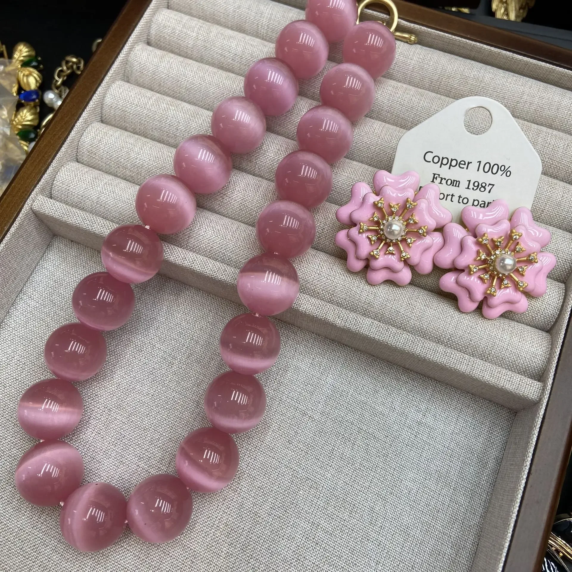

Vintage Pink Chalcedony Natural Stone Necklace Beaded Chain Enamel Flower Stud Earrings for Women Girls Jewelry Set Luxury Gifts