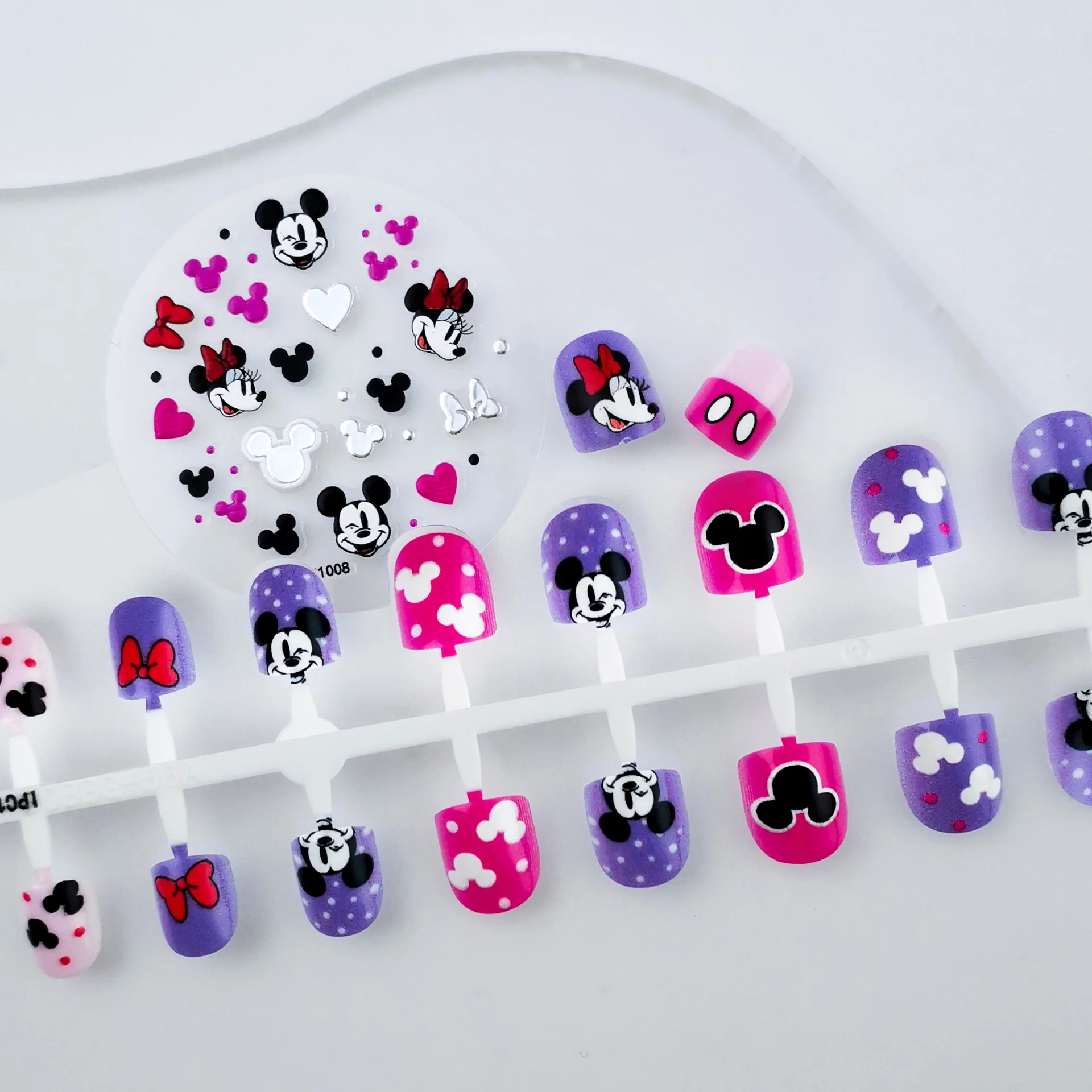 Miniso Disney nuevo producto uñas usables para niños lindo Mickey chica pegamento de dibujos animados parche de uñas uñas postizas