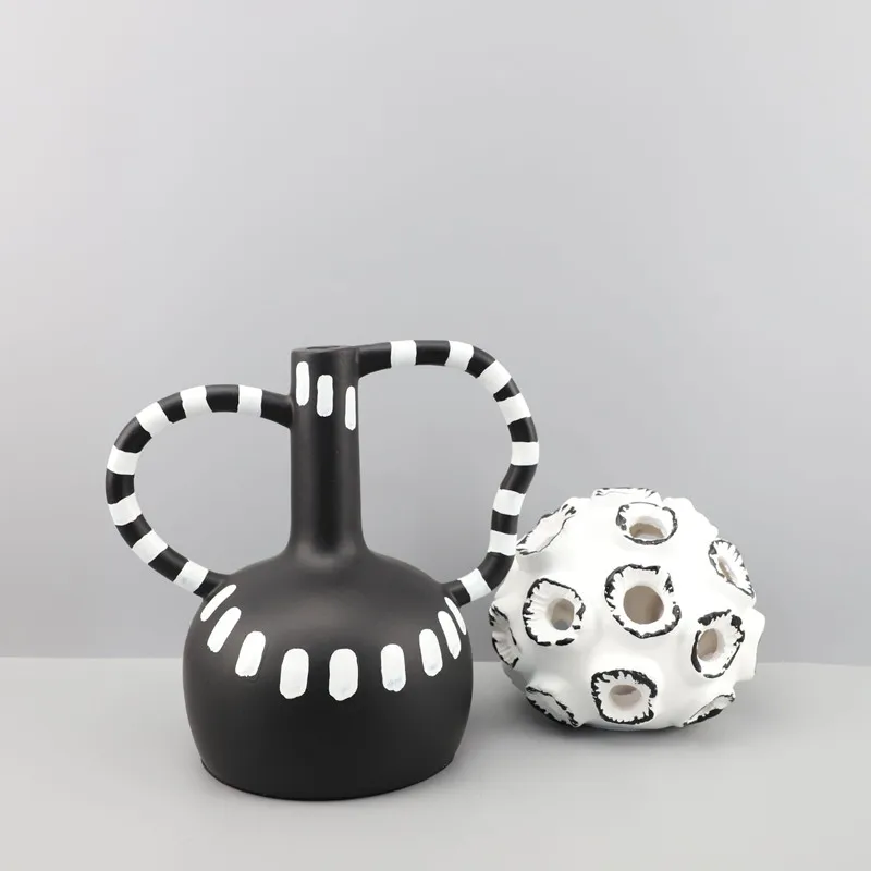 Modern Art Black and White Polka Dot Vase, Flower Arrangement, Centerpiece of Dining Table, Resin Crafts, Living Room Decoration