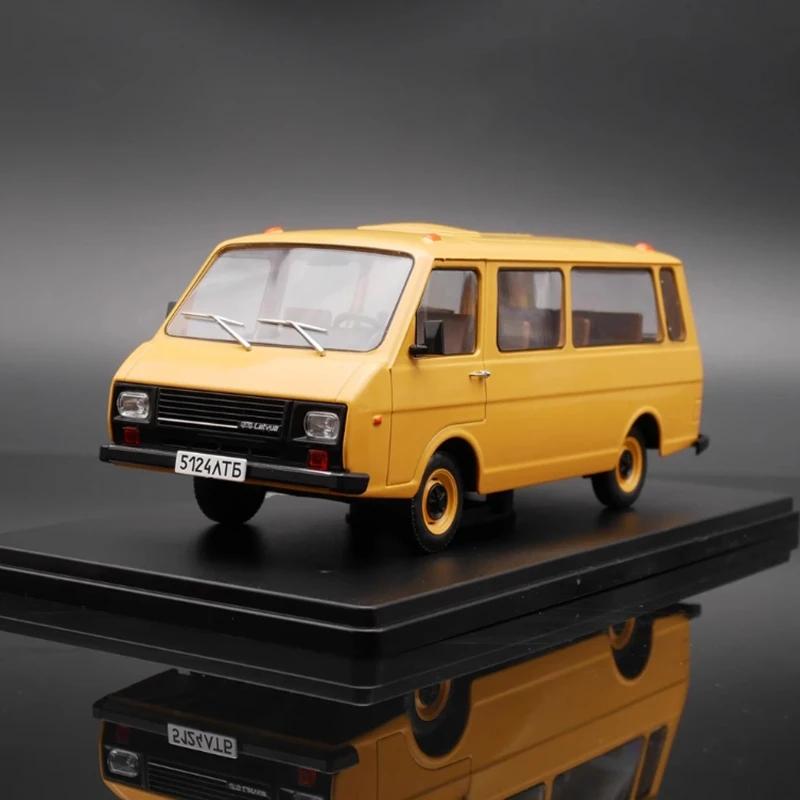 

IXO Diecast 1:24 Scale RAF-22038 Van Bus Alloy Classic Car Model Finished Product Static Model Simulation Toy Collection Gift