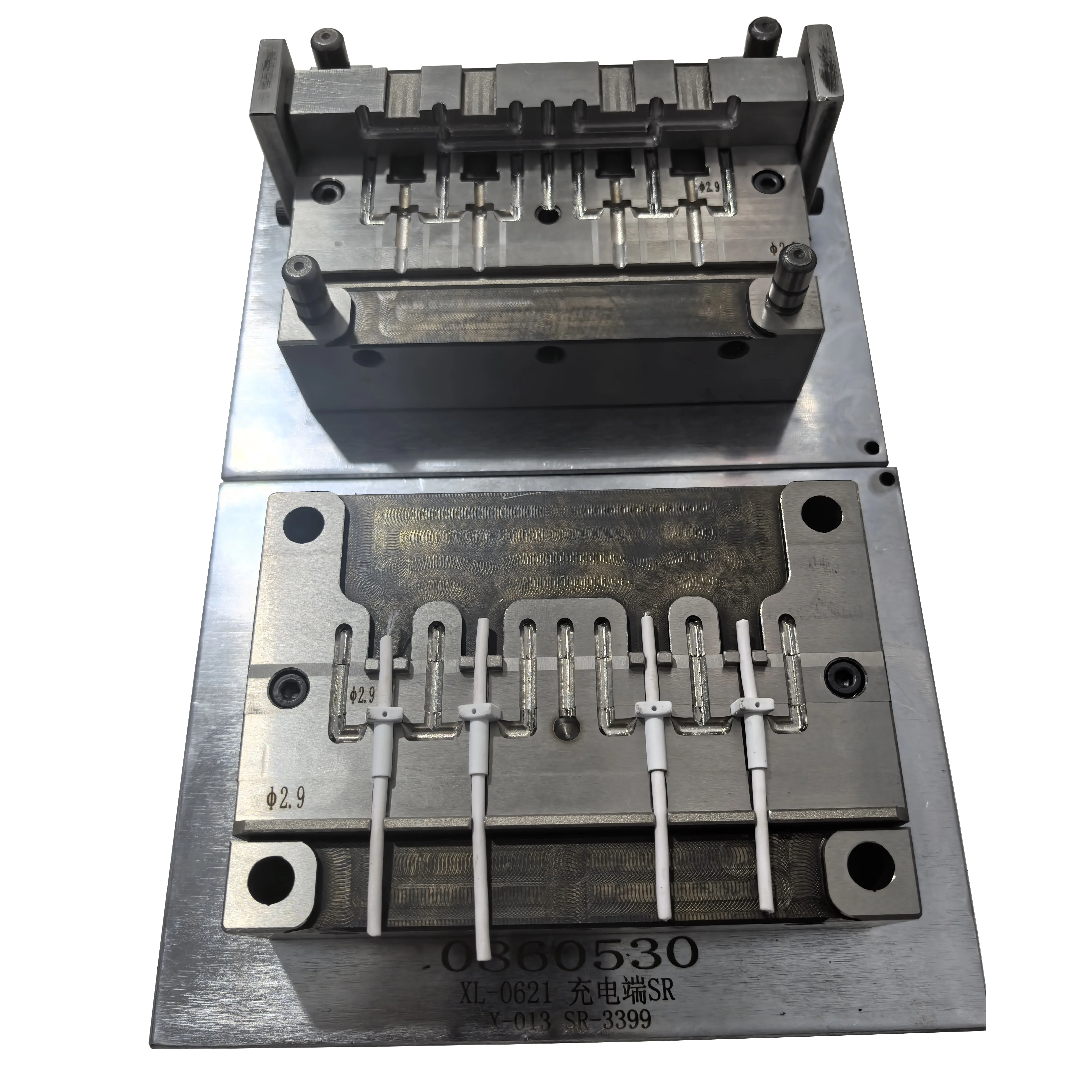 Power charging cable SR plug mold Cost saving High productivity Cable position connector Plastic mold