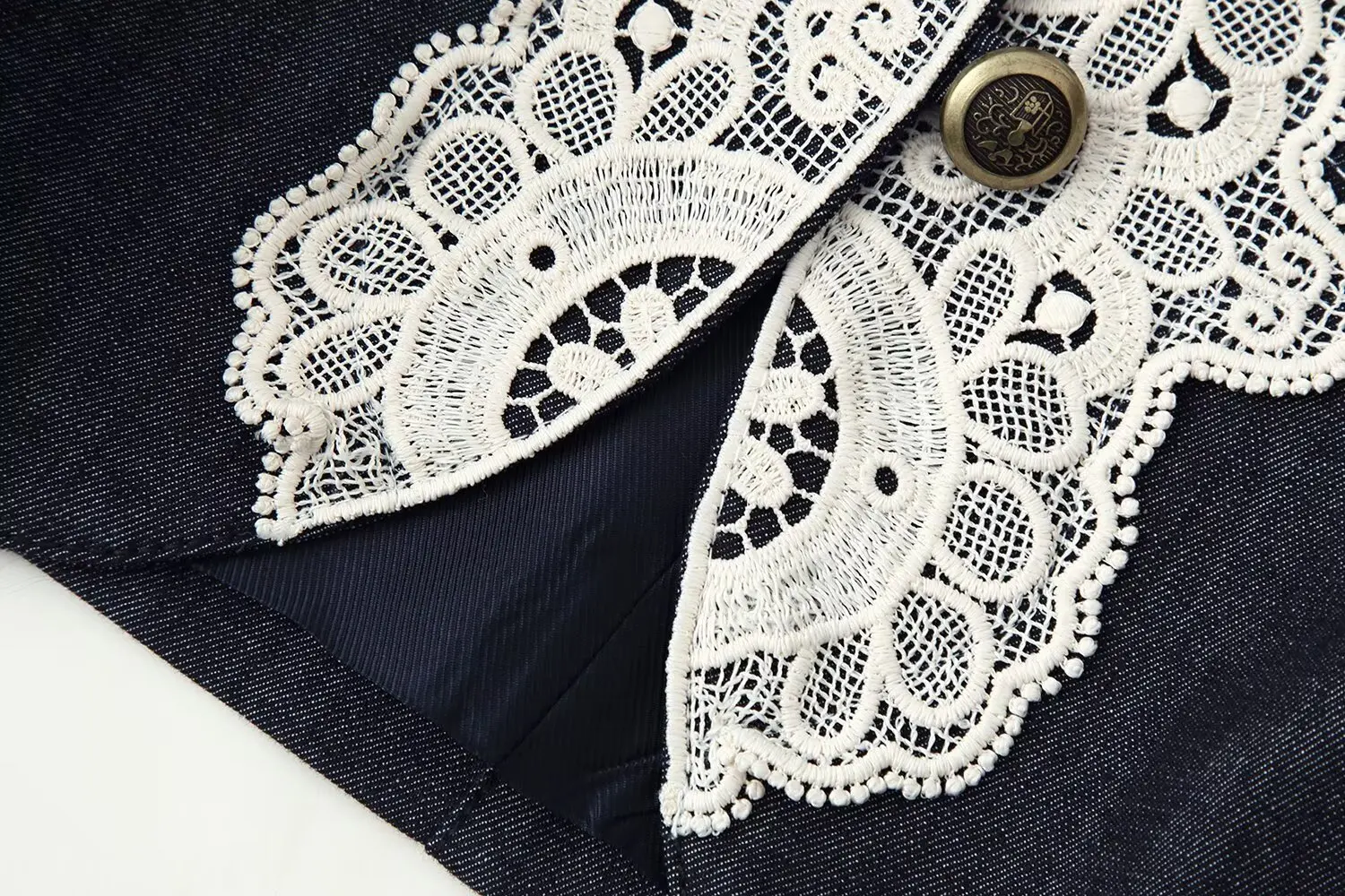 KONDALA Damen Schickes Vintage-Shorts-Set, Spitzenbesetzter Kurzblazer, Shorts mit Knopfbesatz, 2026 Frühherbst Trendiger Eleganter Pendleranzug – Detail 12