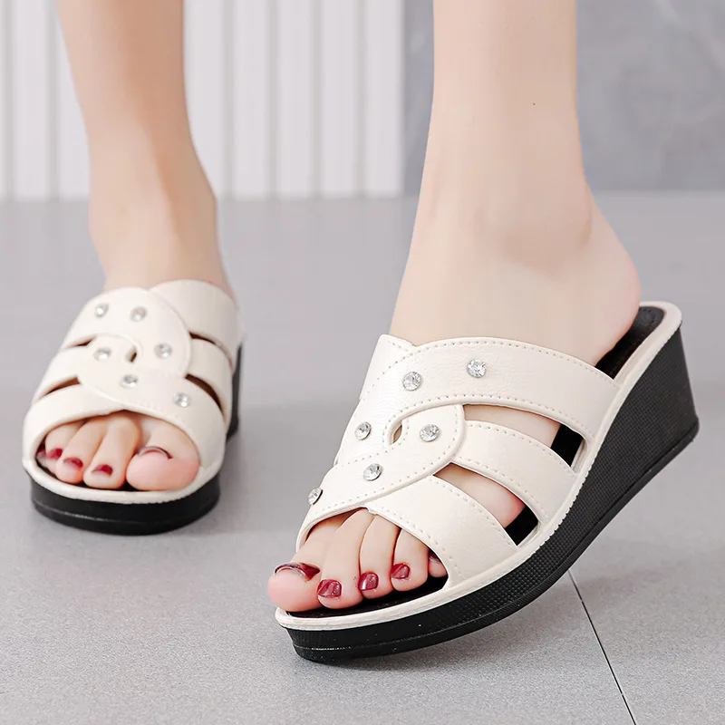 Shoes for Women Summer 2024 Fashion Women\'s High Heel Slippers Thick Bottom Non-slip Mother Shoes Soft Bottom Wedge Women Sandal