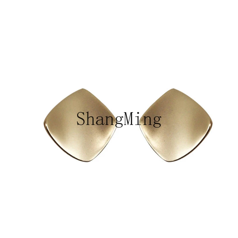 

CL gold stud earrings, temperament, advanced atmosphere, small face, high-end exaggerated square earrings, new popular models