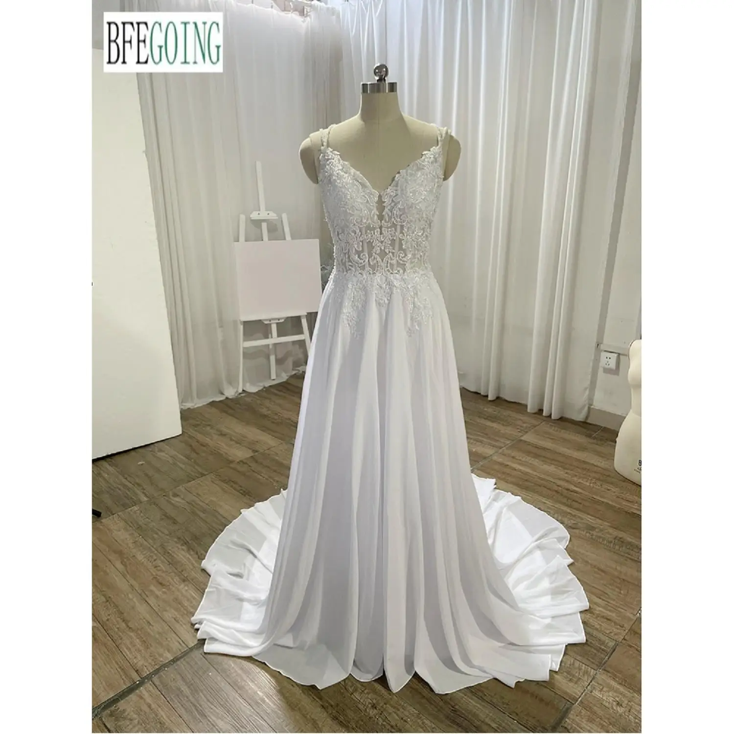 

White Chiffon A-Line Wedding Dresses Chapel Train Custom Made Lace Appliques Beading V-Neck Floor-Length Bridal Gowns
