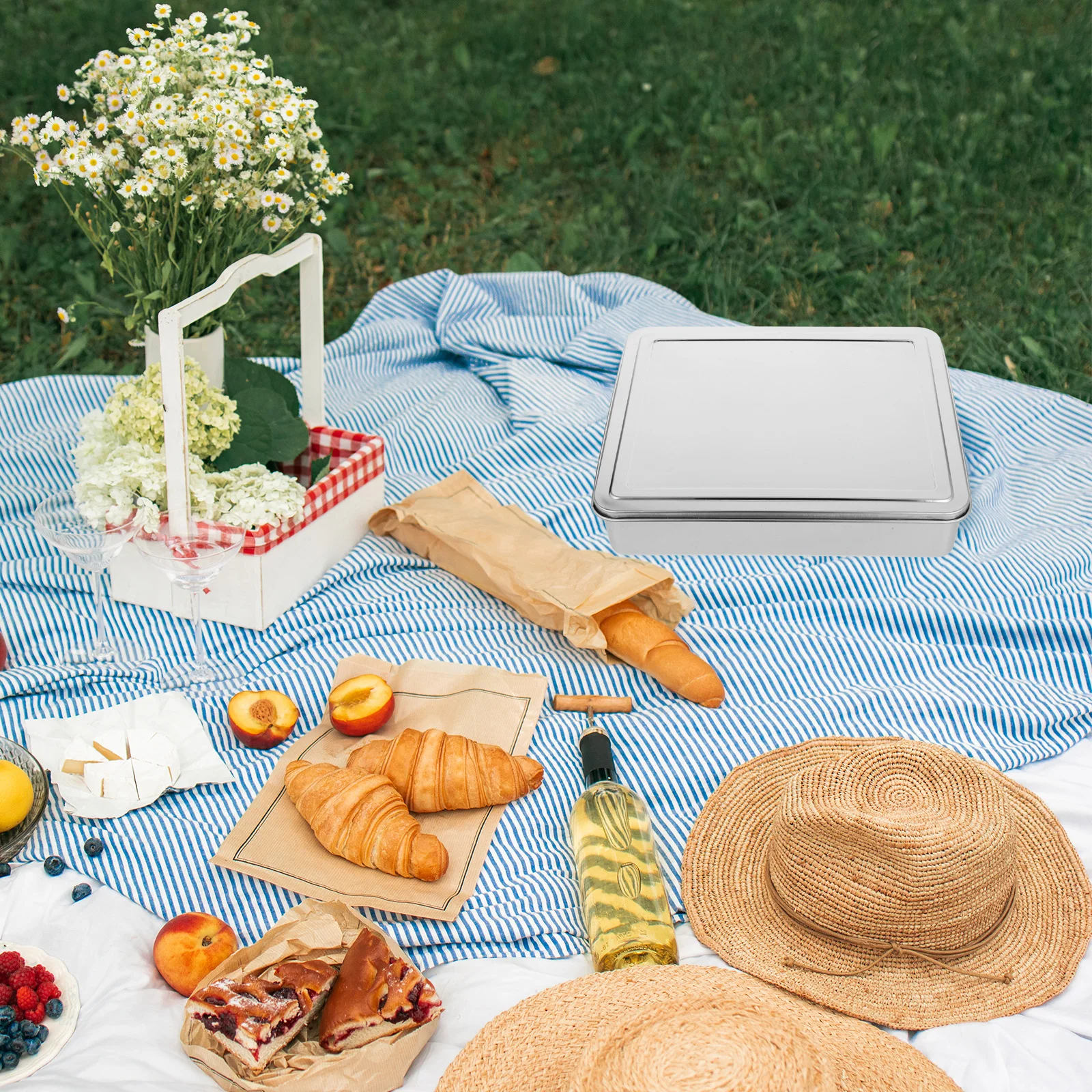 

Stainless Steel Covered Cake Pan Lid Nonstick Baking Container Ideal Tiramisu Mousse Cakes Home Kitchen Bakeware Tray