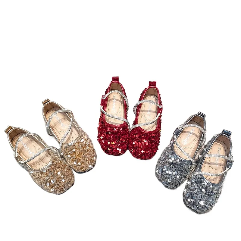 

Стильные детские туфли для девочек на весну и осень: блестящие свадебные туфли, праздничные туфли для школьниц, модные детские туфли без каблука на липучке с нескользящей подошвой