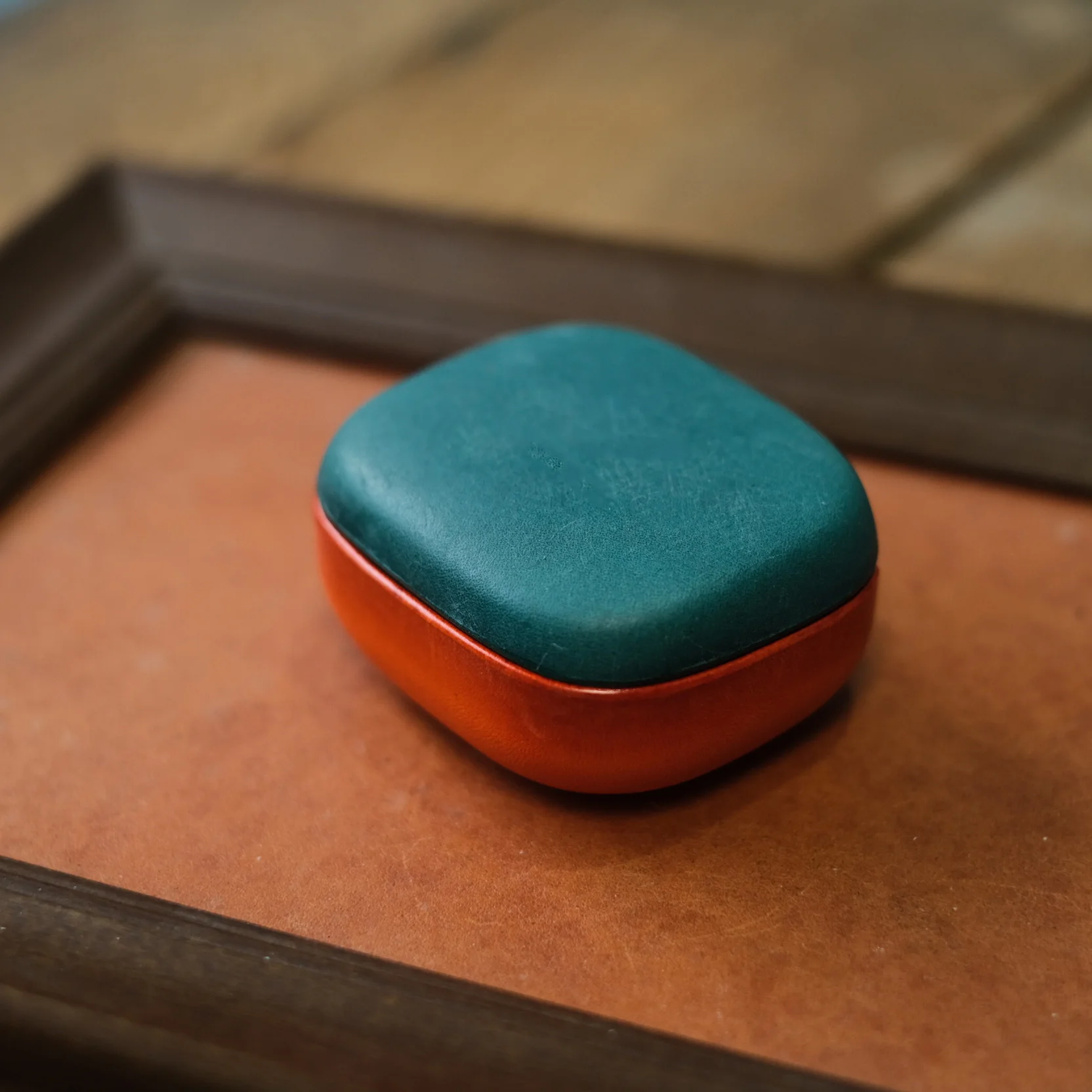 Beyerdynamic Amiron 300 earphone protective case manual Handmade Genuine leather customized free printing alphanumeric