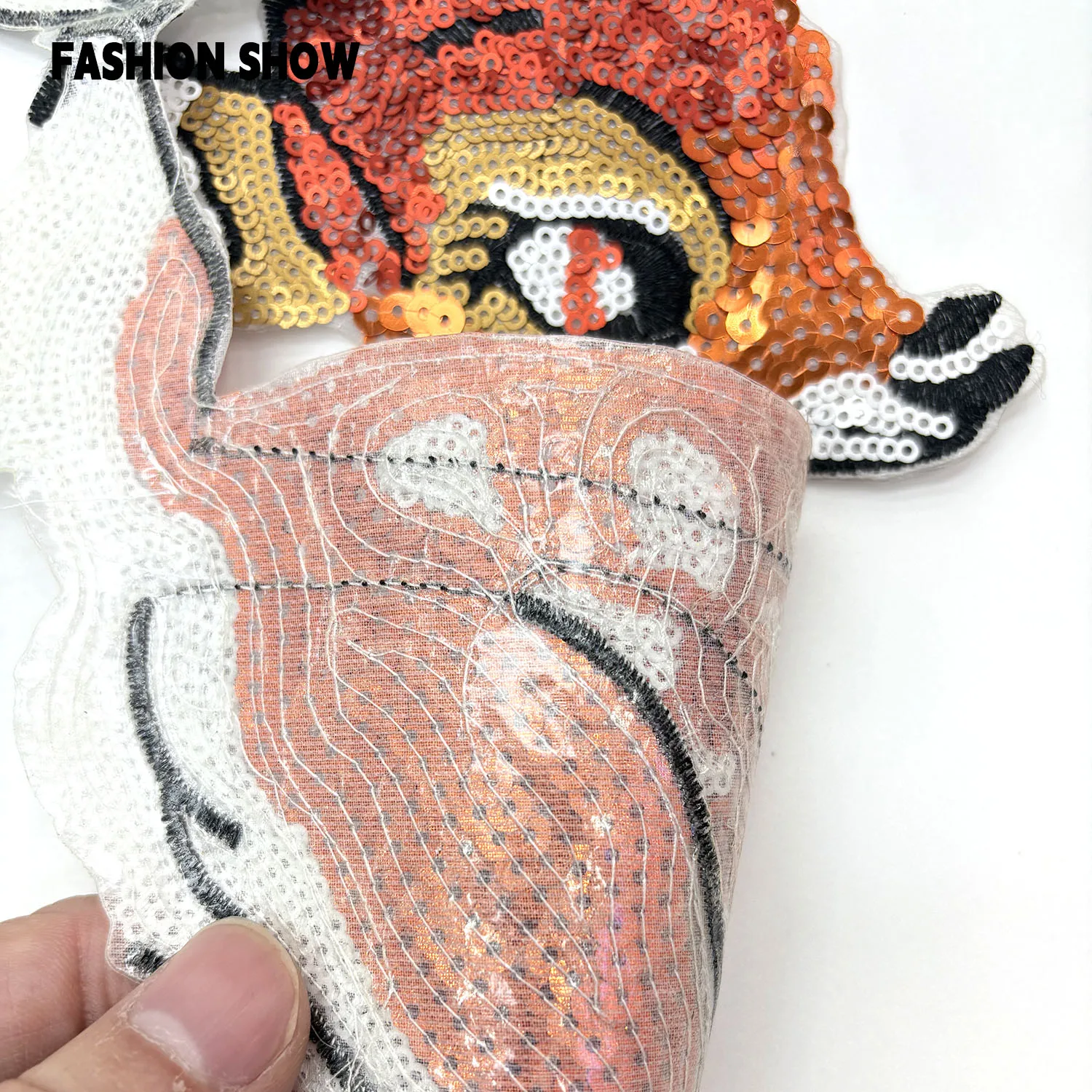 Sequin Embroidery Patch Deer, Iron-On or Hand-Sewn, Clothing Accessories, DIY Decorative Patch, Sweatshirt, T-Shirt, Hat Repair