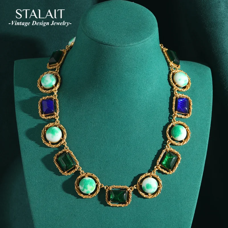 

Luxury Emerald Green Glass Round Square Necklaces Gold Color Antique Jewelry Short Vintage for Woman Accessories Fairy Choker