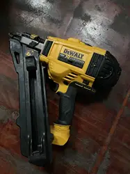 DEWALT DCN693 18V brushless 2-peed METAL CONNECTING NAILER,TOOL ONLY,SECOND HAND