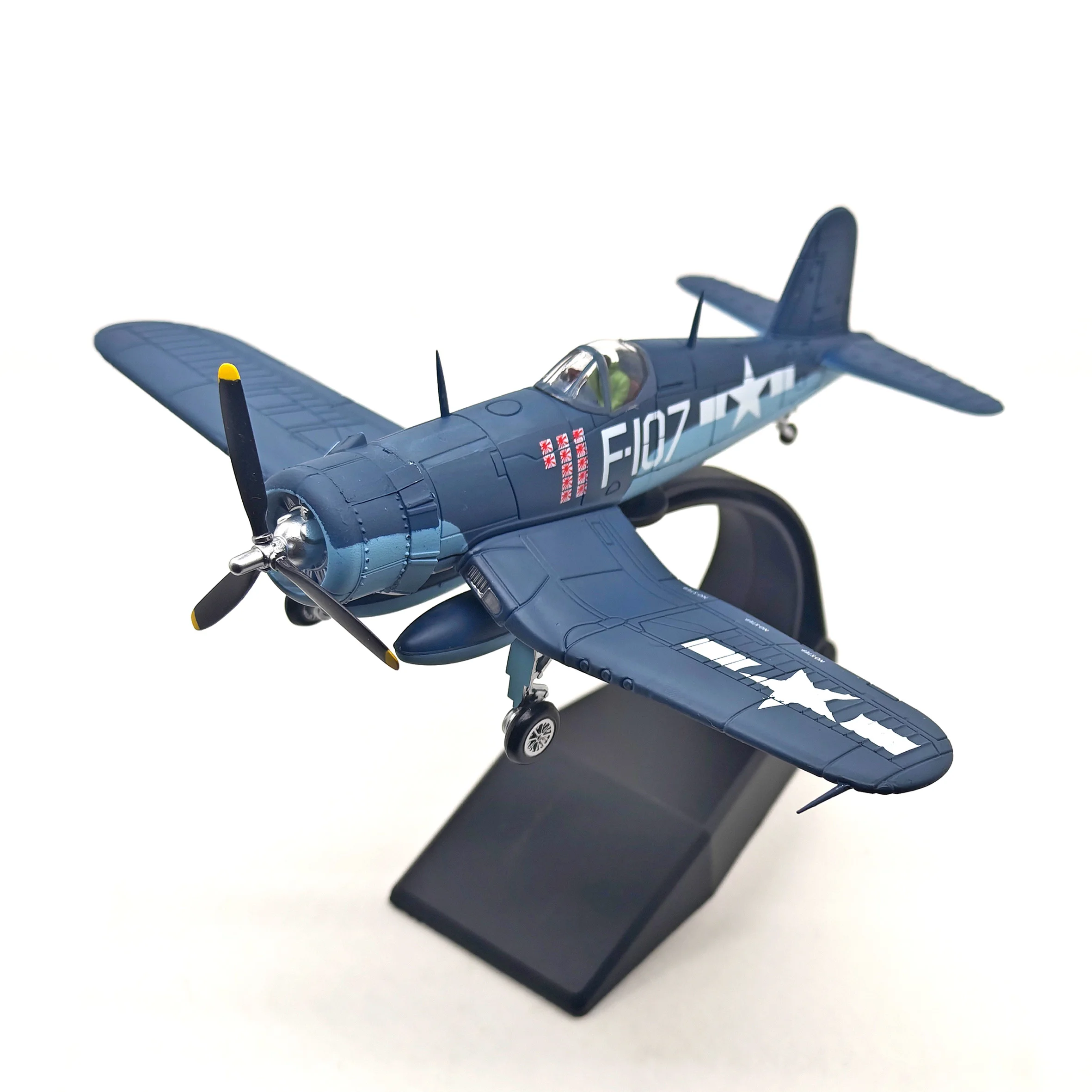 

Spot 1: 72 WW2 US F4U fighter model F107 # static finished model