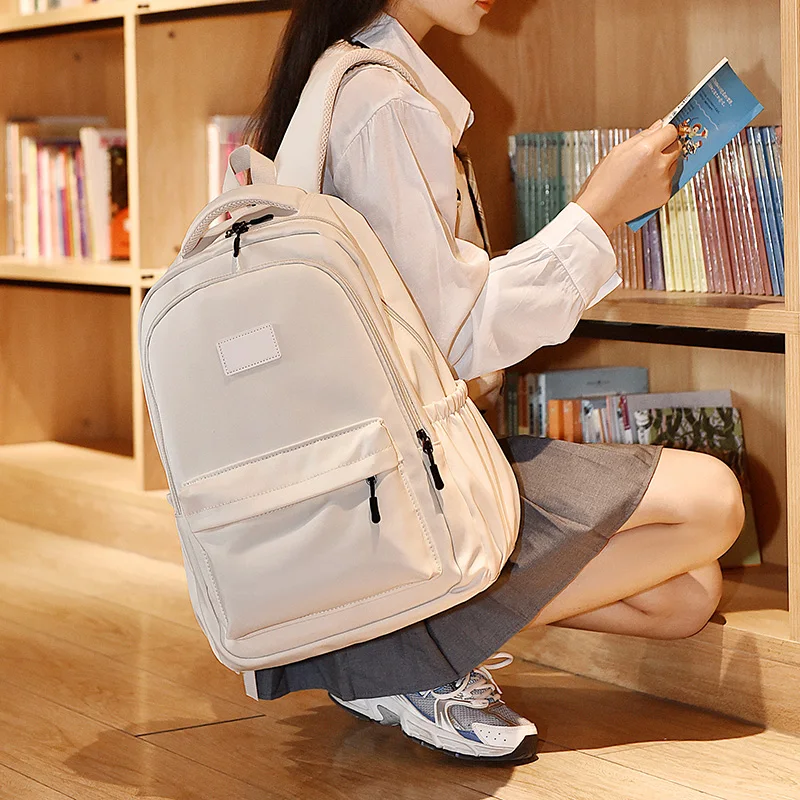 Thumbnail 4 - #8 Trending Lightweight Travel Bags Right Now