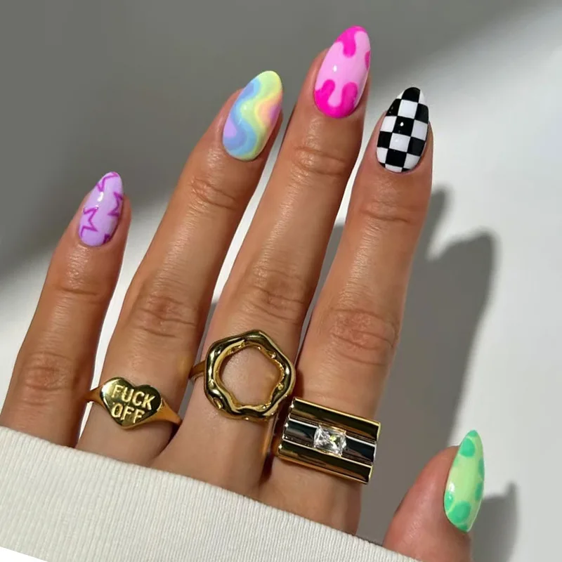 

24PCS Short Almond Portable Press On Fake Nail Art Ins Style with Black White Plaid and Cute Stars Design For Girl&Women