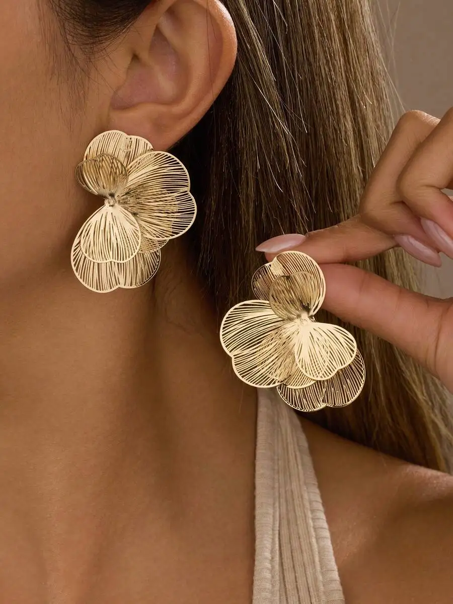 2 uds. Pendientes elegantes con forma de flor dorada, estilo chic, adecuados para el día a día de las mujeres, citas, fiestas, festivales, regalos, banquetes, joyería