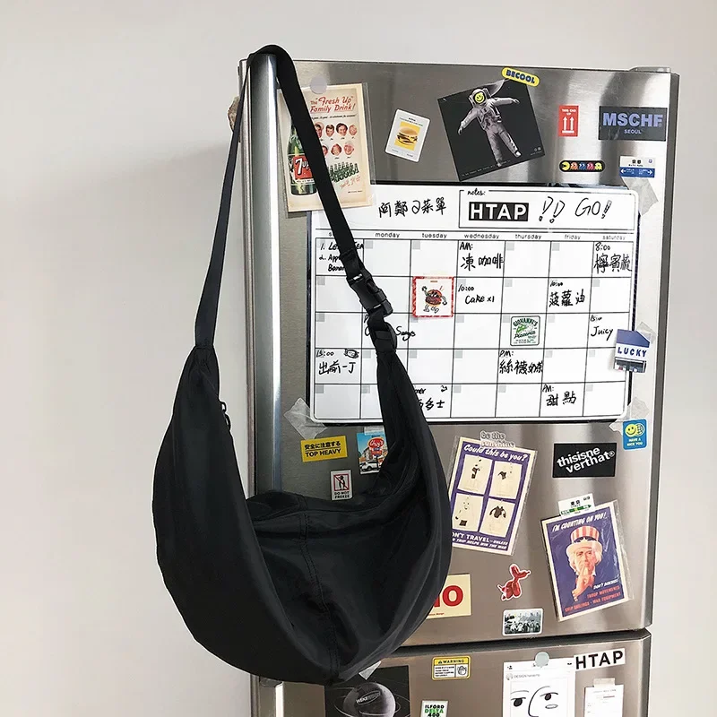 

Single-shoulder Bag New Street Trend Large Capacity Backpack Simple Dumpling Bag Fashion Trend Men's and Women's Messenger Bag