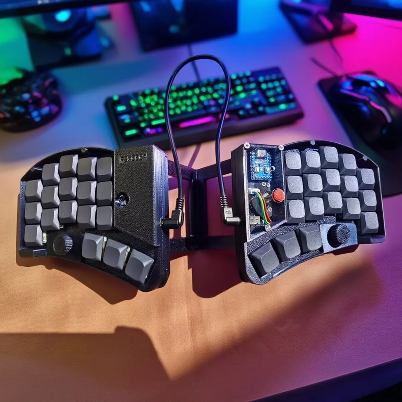 

Сплит-клавиатура с маленькой красной точкой Gateron2.0, низкопрофильная, с горячей заменой, проводная, 3D-печать, механическая клавиатура VIAL, портативная складная подставка