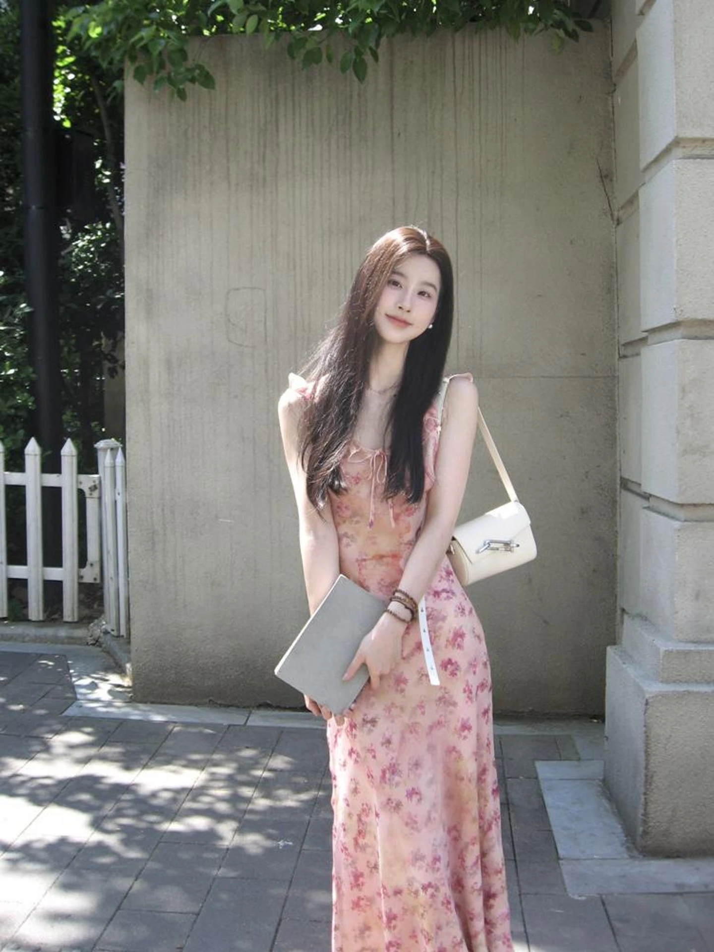 

Summer 2026 Floral Print Vacation Style Belted Waist Strapless Long Dress Women's Trendy Slim Fit Casual V Neck Print Dress