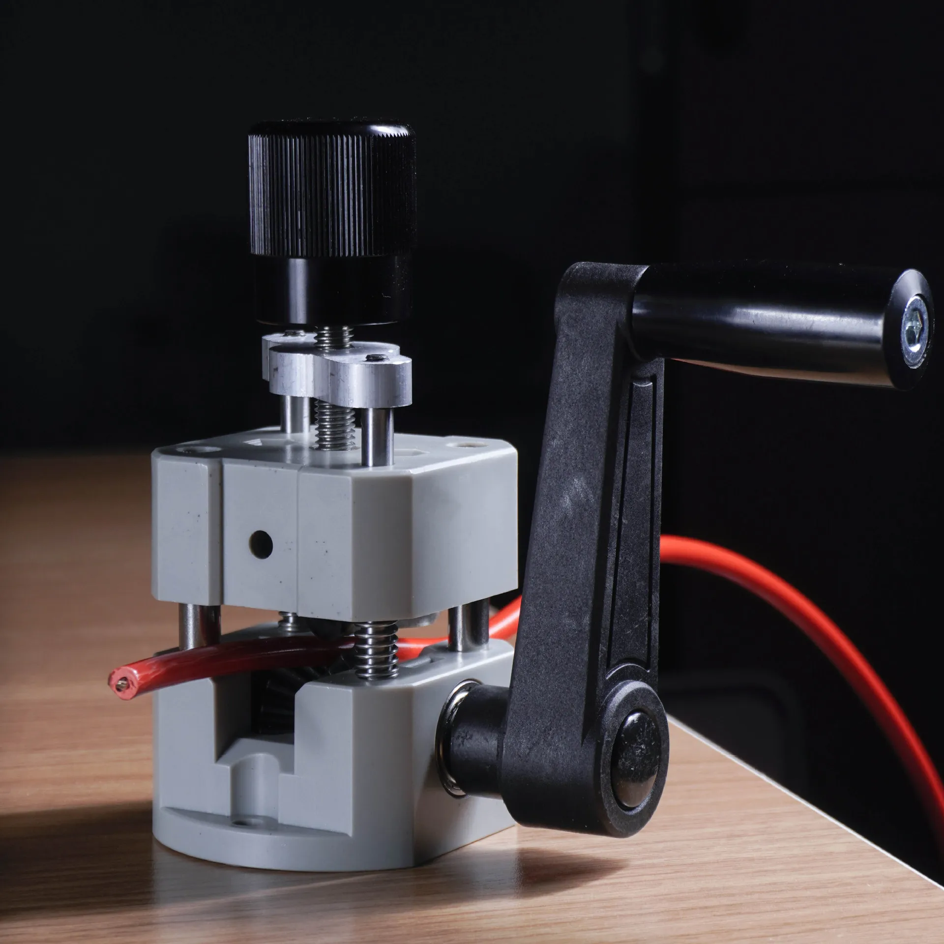 Dial wire peeling machine Manual waste wire and cable tool Household hand small wire peeling machine