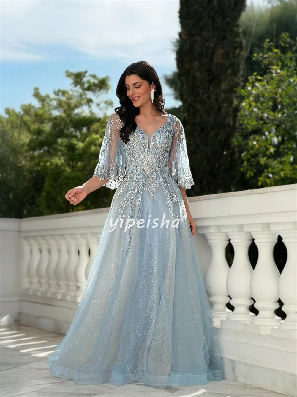 فساتين طويلة مخصصة على الطراز الحديث أنيقة مكشكشة مطرزة على شكل حرف a ورقبة على شكل حرف V فساتين مناسبة مخصصة مقاسات متاحة بجودة عالية