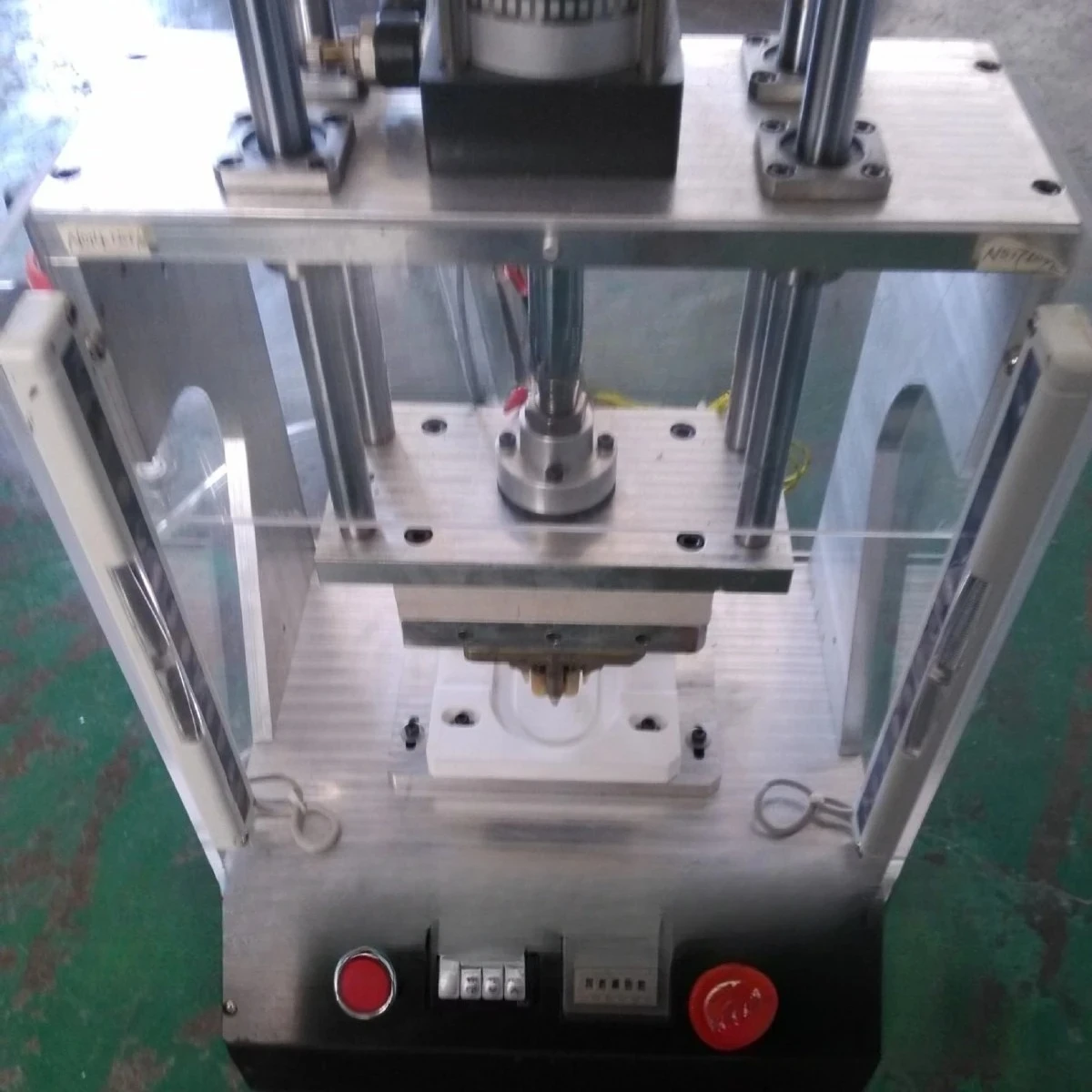 supply hot riveting machine, constant temperature  press LCD  press, small press, precision