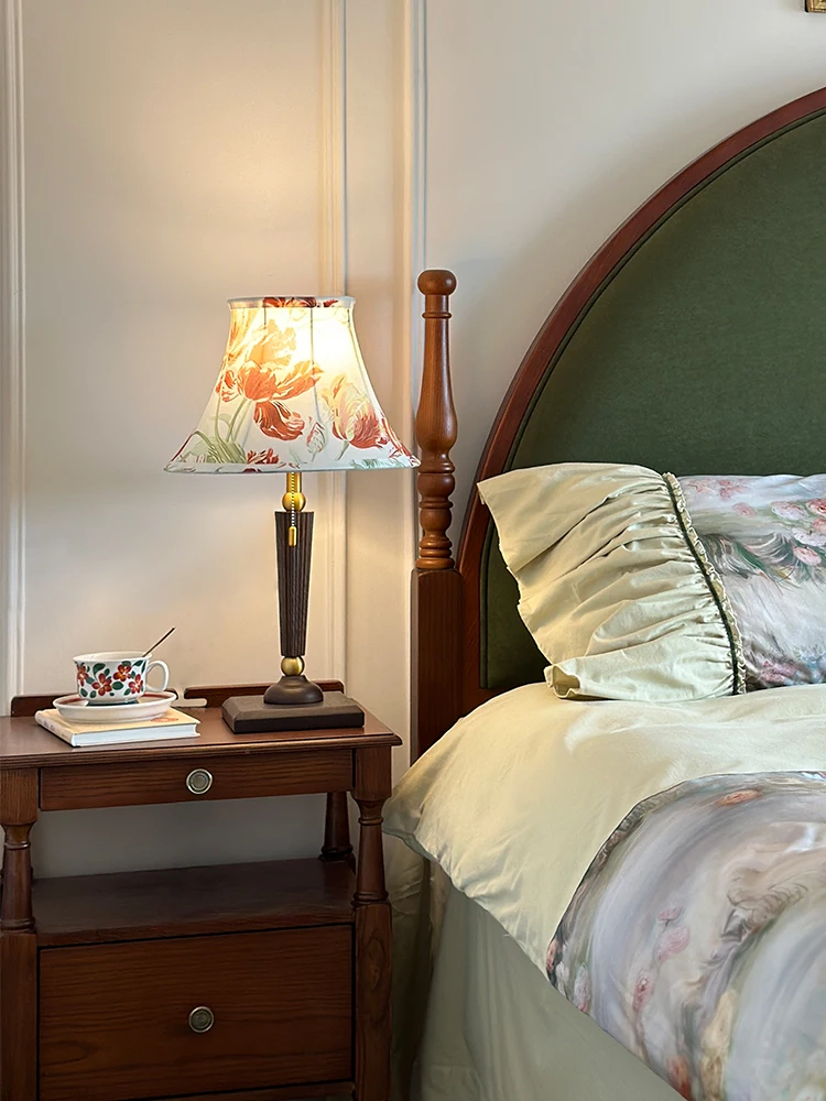 

Table lamp French antique bedroom living room sofa dimming bedside lamp
