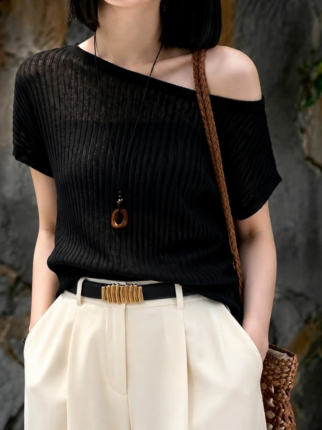 Fashionable Knitted Short Sleeve Shoulder Bared Women's Top Elegant Pure Color Slimming Versatile New Autumn 2026 Design