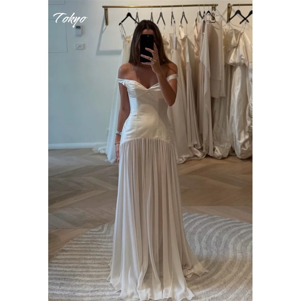 

Tokyo Customized White Off the Shoulder Wedding Dresses Sleeveless Elegant Court Train Bridal Gowns 2025 Pleated Wedding Gowns