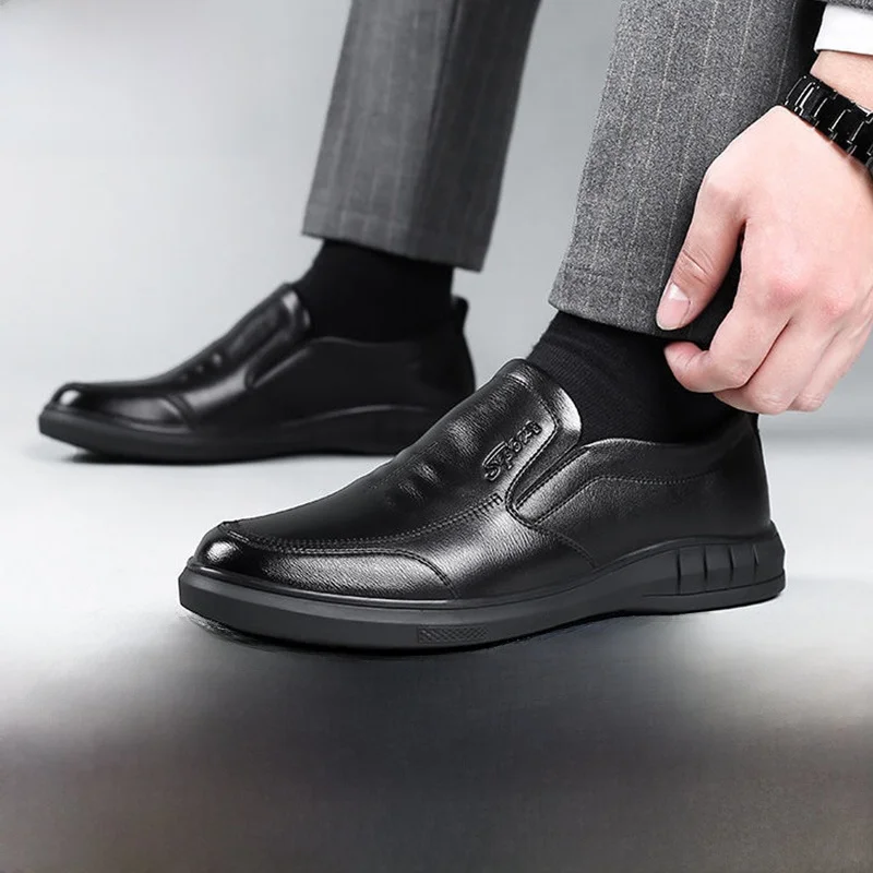Zapatos de Cuero Casuales de Negocios para Hombre, Transpirables, con Suela Suave, Cómodos, para Hombres de Mediana Edad, Ligeros y Aireados