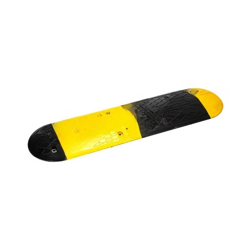 

500 * 350 * 50Mm Rubber Black Yellow Traffic Road Bumps Gearboard Hump