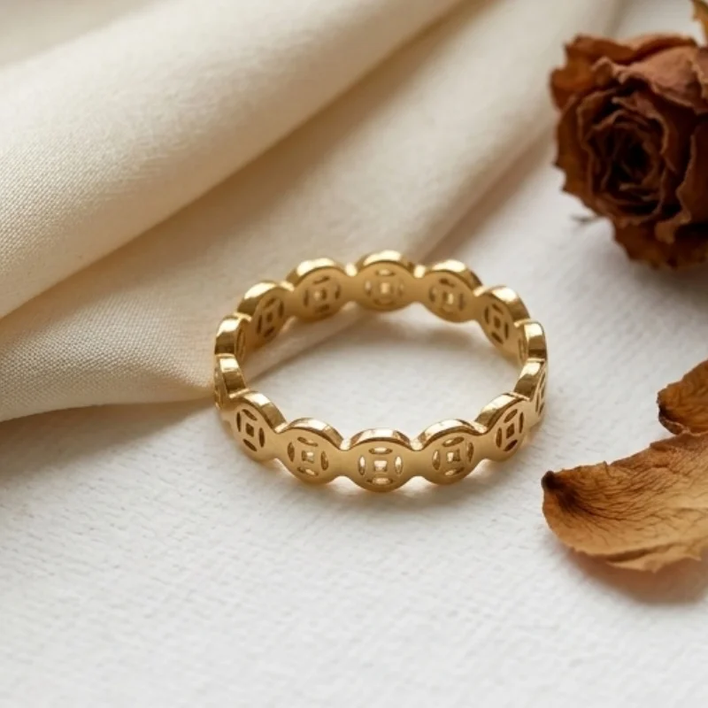 1 Piece Stainless Steel Ring Plated with 18K Gold, Featuring a Hollow Copper Coin Design, Closed Ring Style, New Chinese Style Fortune Coin with Wavy Edges, Gold-Colored Ring Suitable for Women and Men for Daily Wear, New Chinese Style Outfits, and Layering