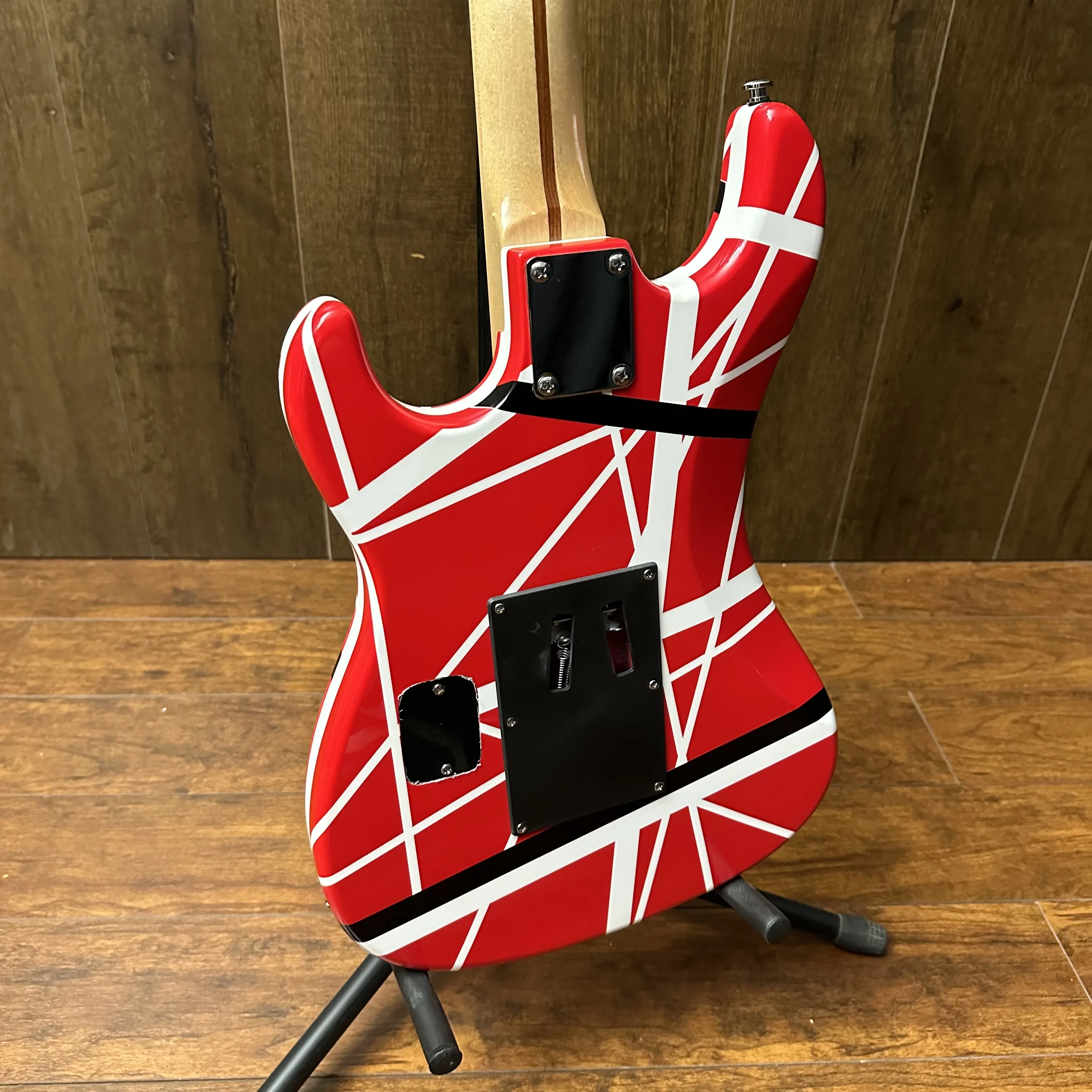 Stripe Electric Guitar,Floydrose Vibrato Bridge, Maple Fingerboard