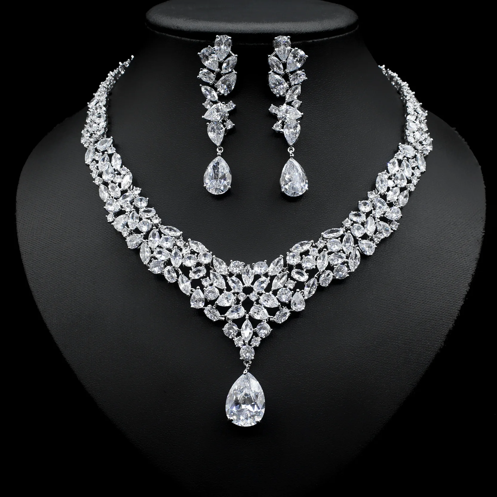 Bride's Zircon Large Necklace Earrings Two Piece Set for Festival Celebration Dinner Women's Jewelry Set